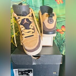 Jordan SPIZIKE LOW (GS) Sneakers in Box 
{Flax/BAROQUE/BROWN/BLACK} 4.5
